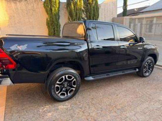 TOYOTA-HILUX-2022