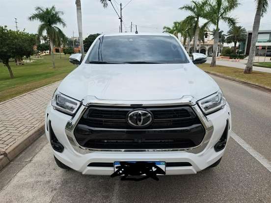 TOYOTA-HILUX-2024