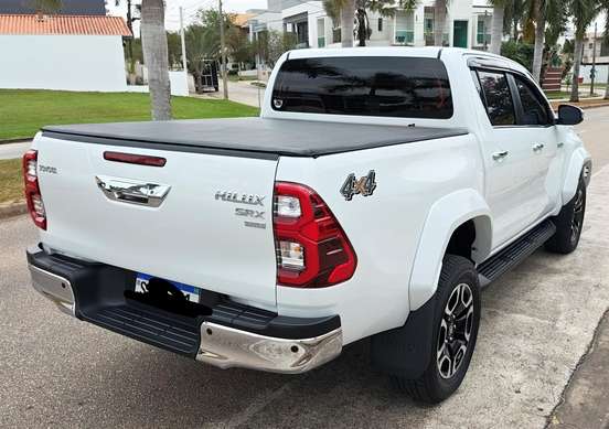 TOYOTA-HILUX-2024