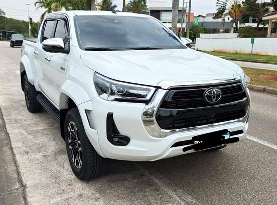 TOYOTA-HILUX-2024