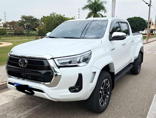 TOYOTA-HILUX-2024
