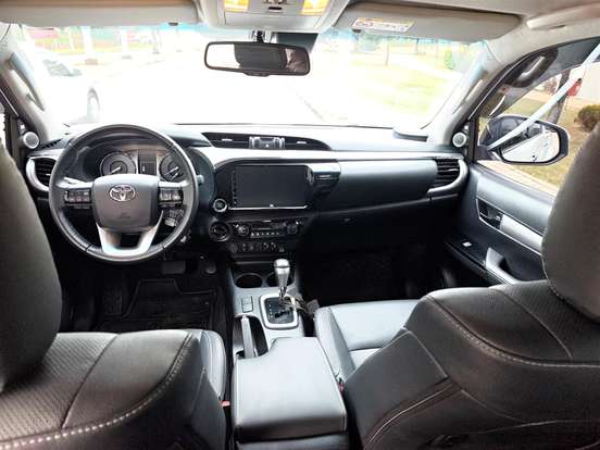 TOYOTA-HILUX-2.8 D-4D TURBO DIESEL CD SRX PLUS 4X4 AUTOMÁTICO TOYOTA-HILUX-2024