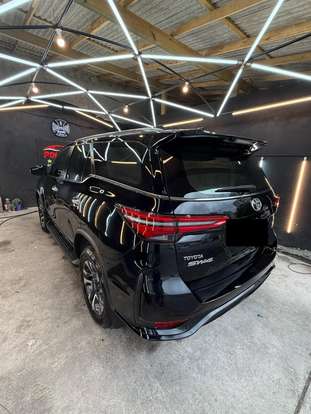 TOYOTA-HILUX SW4-2024