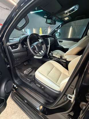 TOYOTA-HILUX SW4-2024