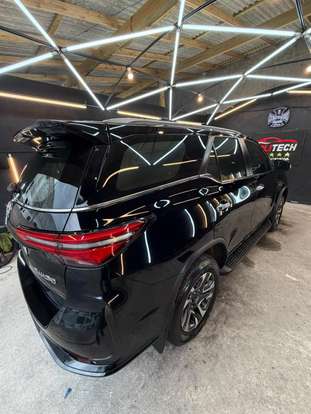 TOYOTA-HILUX SW4-2024