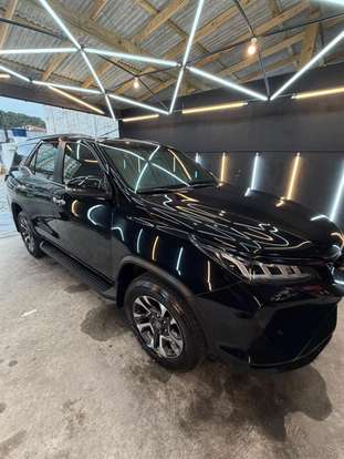 TOYOTA-HILUX SW4-2024