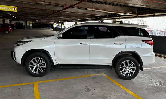 TOYOTA-HILUX SW4-2016