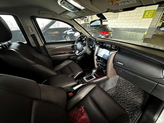TOYOTA-HILUX SW4-2016