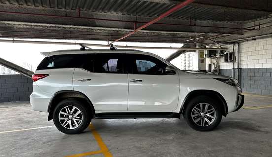 TOYOTA-HILUX SW4-2016