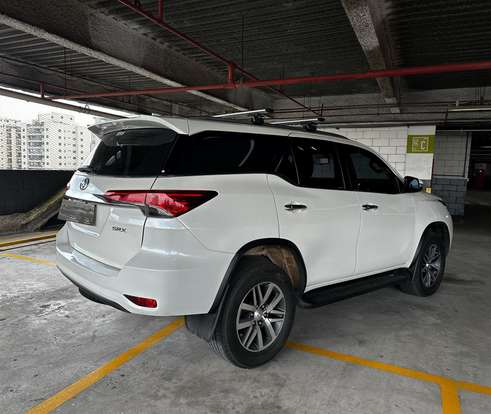 TOYOTA-HILUX SW4-2016