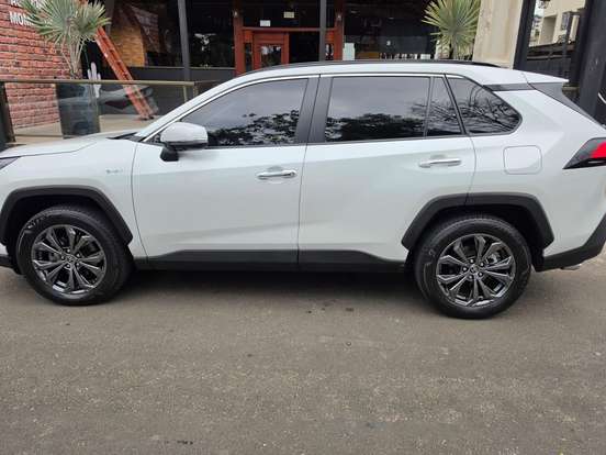 TOYOTA-RAV4-2025