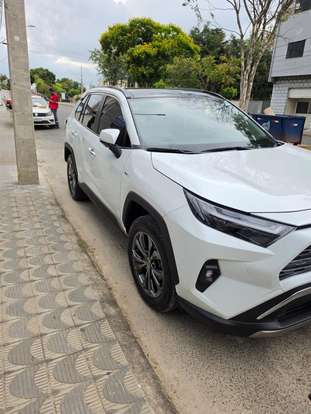 TOYOTA-RAV4-2025