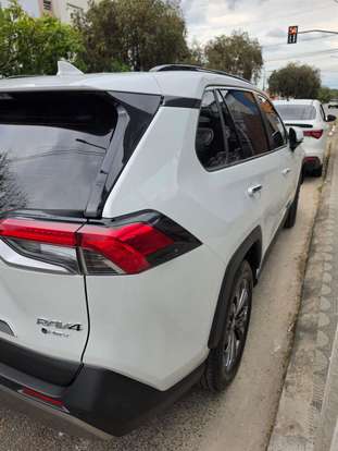 TOYOTA-RAV4-2025