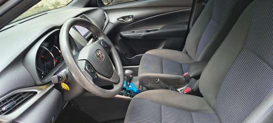 TOYOTA-YARIS-2019
