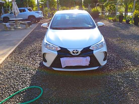 TOYOTA-YARIS-2023