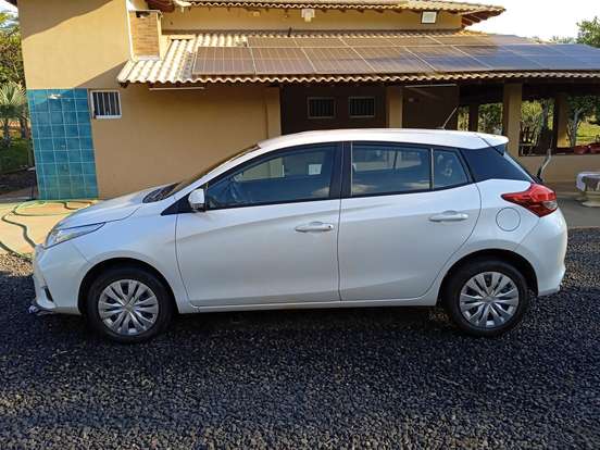 TOYOTA-YARIS-2023