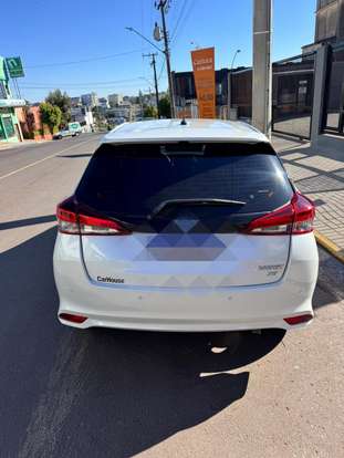 TOYOTA-YARIS-2024