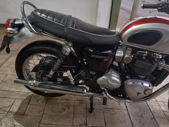 TRIUMPH-BONNEVILLE T120 1200 TRIUMPH-BONNEVILLE T120 1200-2017