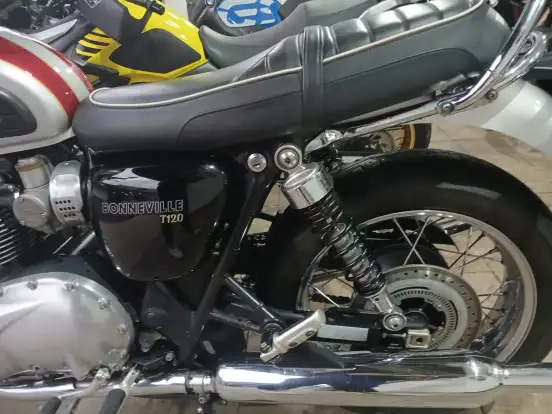 TRIUMPH-BONNEVILLE T120 1200-2017