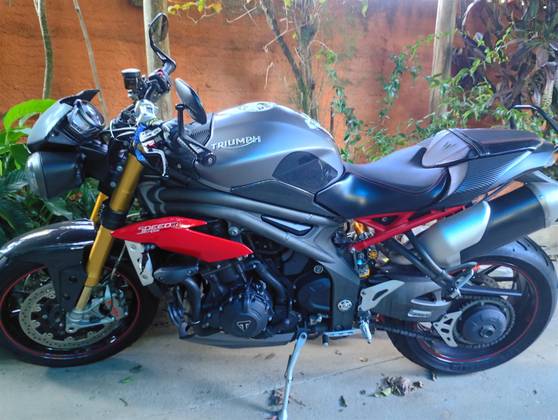 TRIUMPH SPEED TRIPLE R 