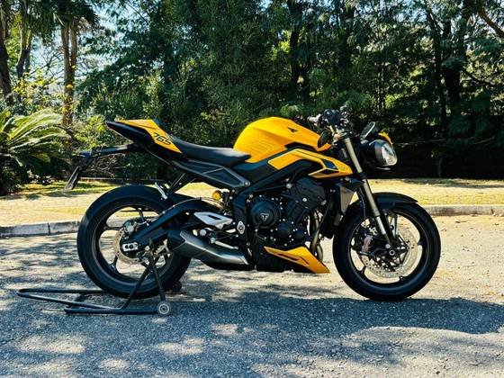 TRIUMPH STREET TRIPLE RS ABS 