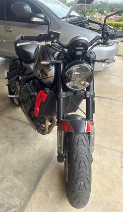 TRIUMPH TRIDENT 660 
