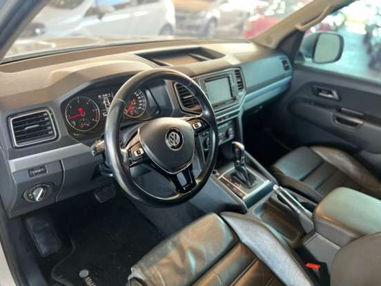 VOLKSWAGEN-AMAROK-2017