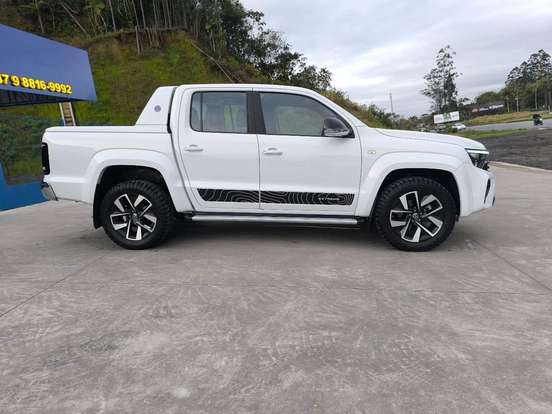 VOLKSWAGEN-AMAROK-2024