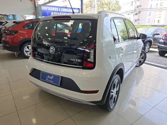 VOLKSWAGEN-CROSS UP-2017