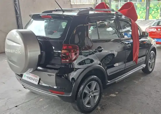 VOLKSWAGEN-CROSSFOX-2011