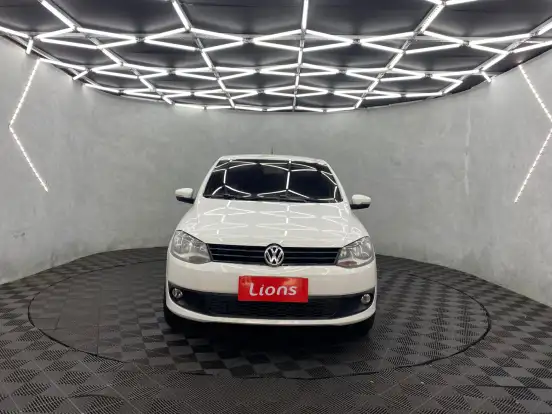 VOLKSWAGEN-FOX-2014