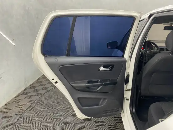 VOLKSWAGEN-FOX-2014
