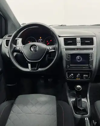VOLKSWAGEN-FOX-2019