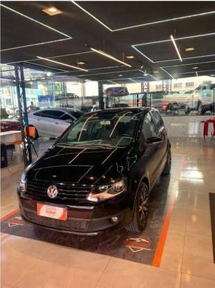 VOLKSWAGEN-FOX-2014