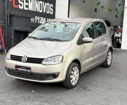 VOLKSWAGEN-FOX-2012