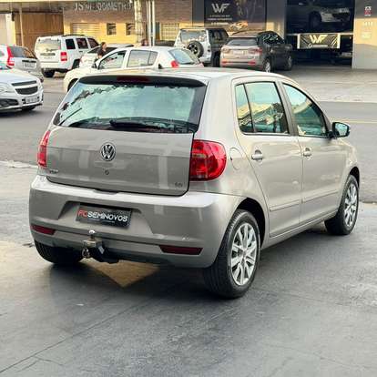 VOLKSWAGEN-FOX-2012