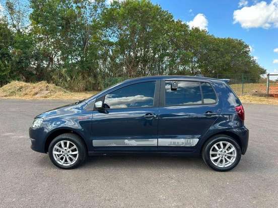 VOLKSWAGEN-FOX-1.6 MI ROCK IN RIO 8V FLEX 4P MANUAL VOLKSWAGEN-FOX-2013