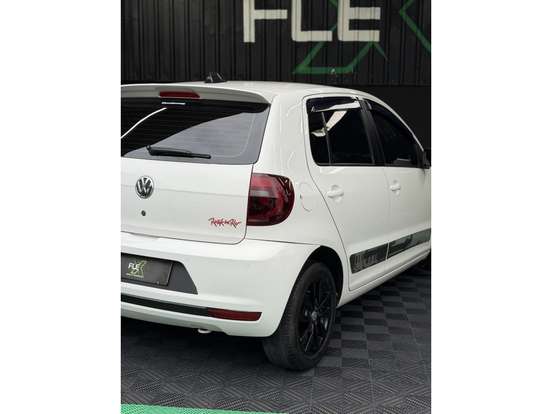 VOLKSWAGEN-FOX-1.6 MI ROCK IN RIO 8V FLEX 4P MANUAL VOLKSWAGEN-FOX-2013