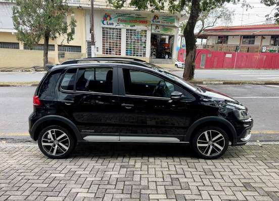 VOLKSWAGEN-FOX-2021