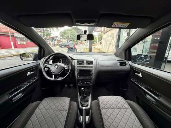 VOLKSWAGEN-FOX-2021