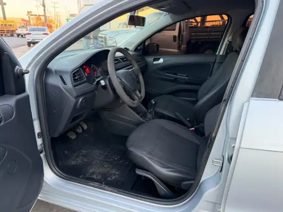 VOLKSWAGEN-GOL-2020