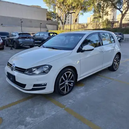 VOLKSWAGEN-GOLF-2015