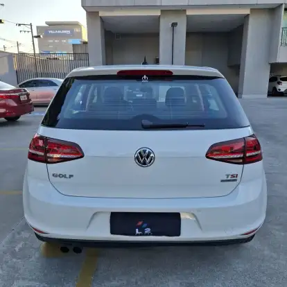 VOLKSWAGEN-GOLF-2015