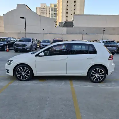 VOLKSWAGEN-GOLF-2015