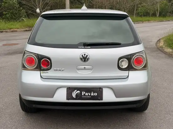 VOLKSWAGEN-GOLF-2010