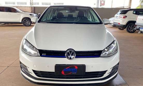 VOLKSWAGEN-GOLF-2014