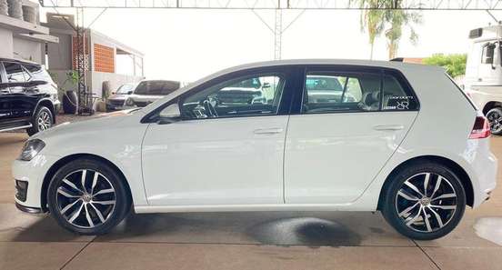 VOLKSWAGEN-GOLF-2014