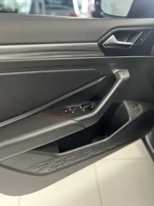 VOLKSWAGEN-JETTA-2018