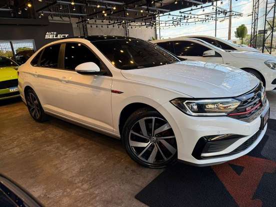VOLKSWAGEN-JETTA-2019