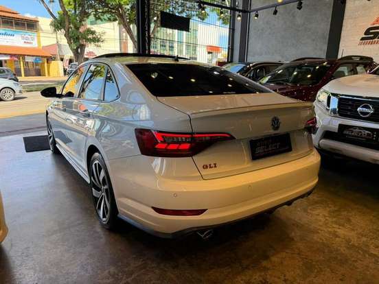 VOLKSWAGEN-JETTA-2019